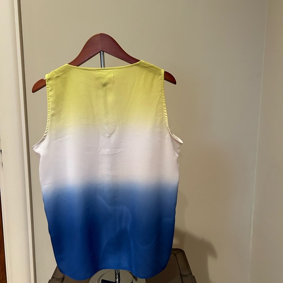 Top - Picture 2 of 2